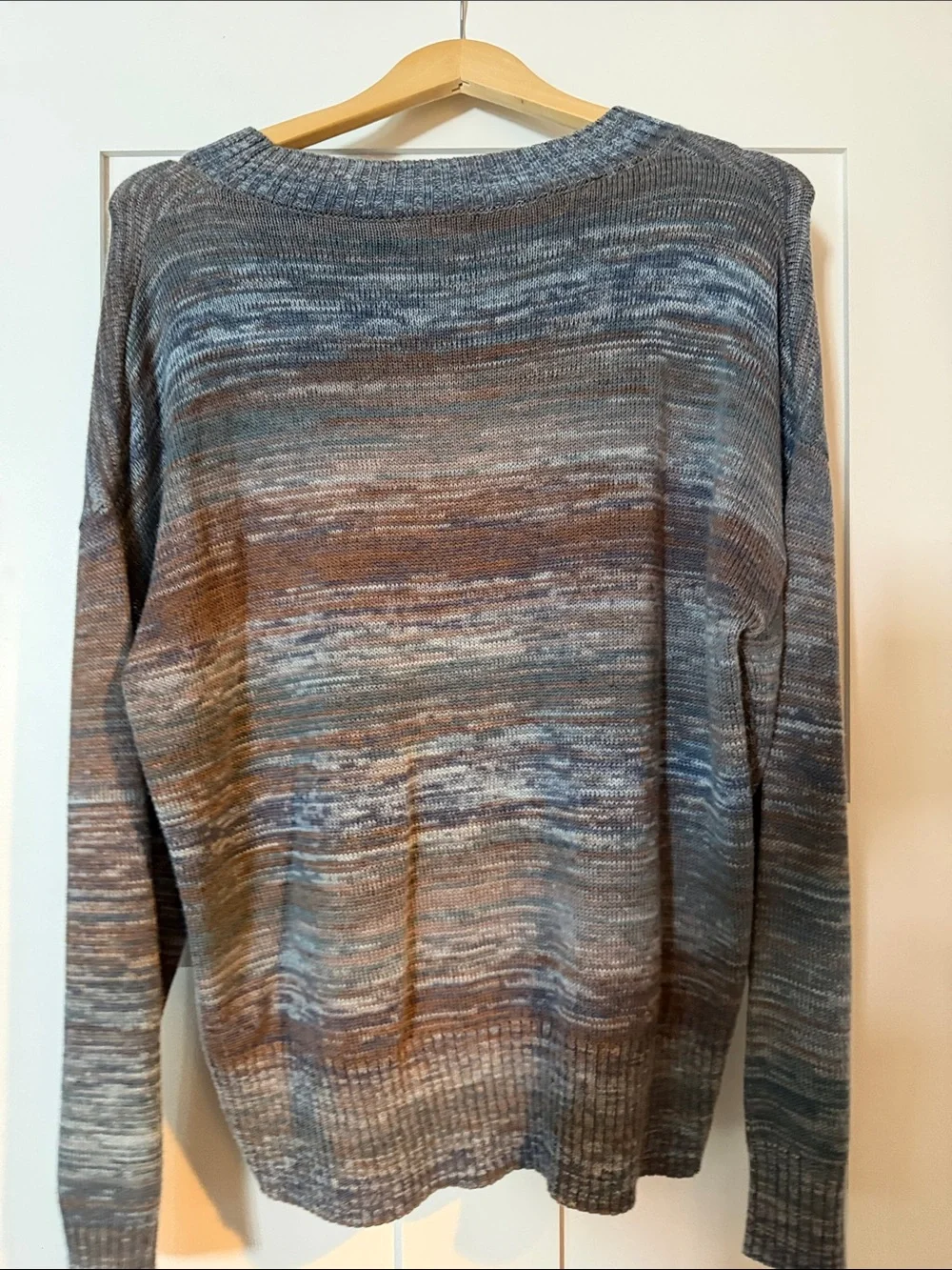 Evereve women’s Marled Blue and Brown Crewneck Sweater